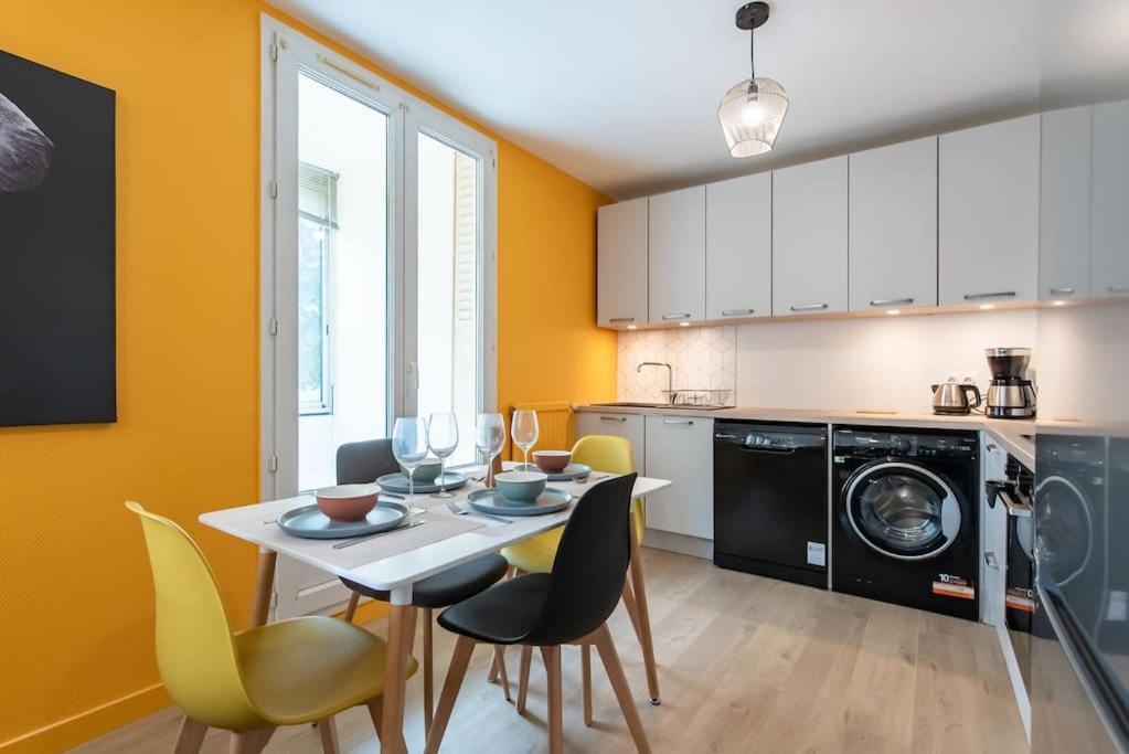 Appartement Renove Pour 6 Avec Parking Вильорбан Екстериор снимка